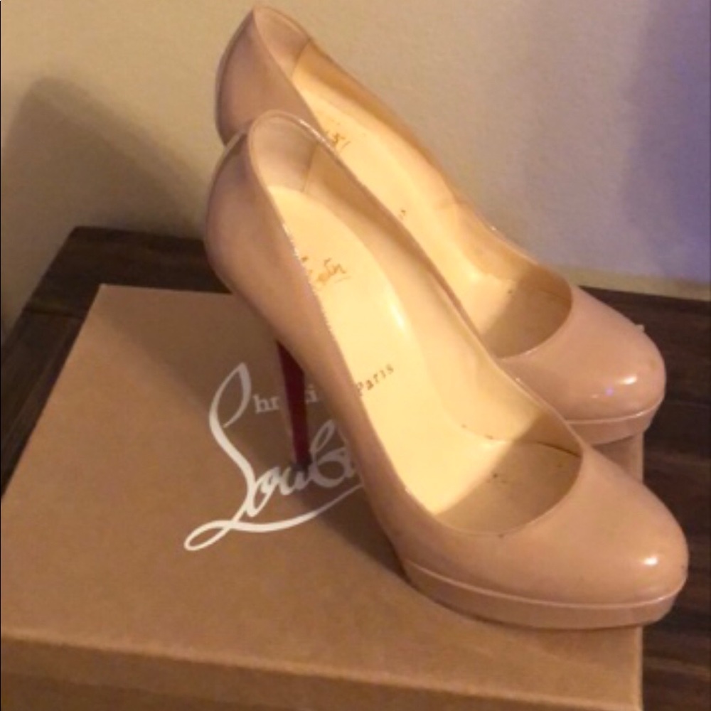 Christian Louboutin Bianca nude patent pumps